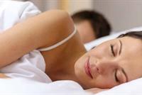 لماذا تحتاج المرأة لوقت أطول للنوم من الرجل؟